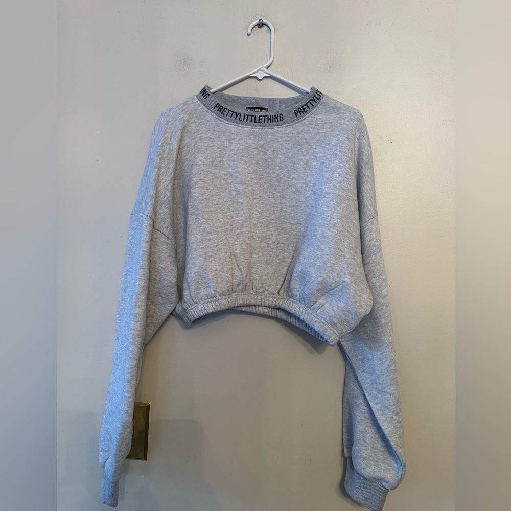 Women’s Pretty Little Thing sweater medium
